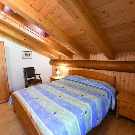 Nyaraló In Front Of Grand Paradis And Arolla *