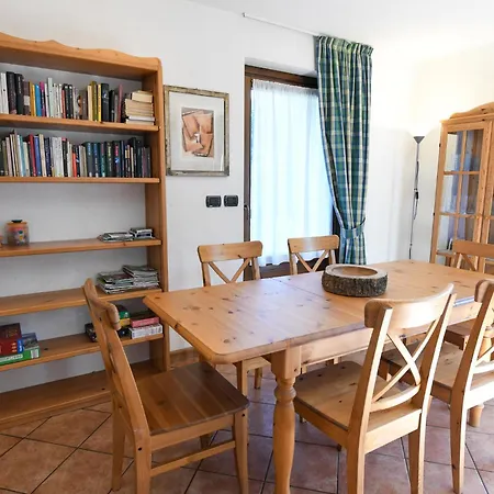 Nyaraló In Front Of Grand Paradis And Arolla